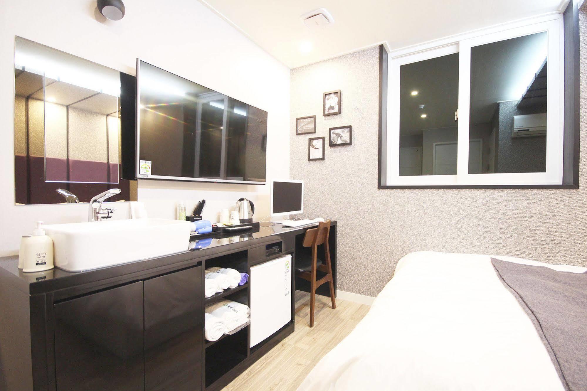 Haru Hotel Gimhae Exterior foto